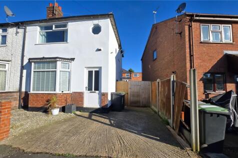 2 bedroom semi-detached house for sale