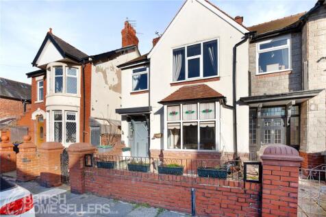 4 bedroom end of terrace house for sale