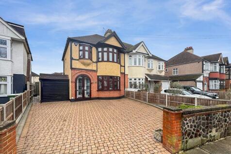The Drive, Bexley, Kent, DA5 3 bed semi