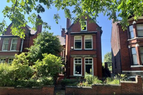 5 bedroom semi-detached house for sale
