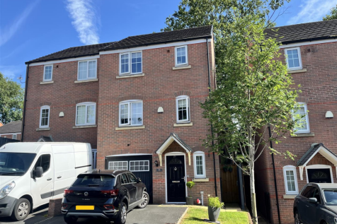 4 bedroom semi-detached house for sale