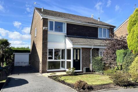 2 bedroom semi-detached house for sale