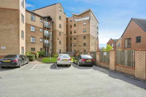 2 bedroom flat for sale