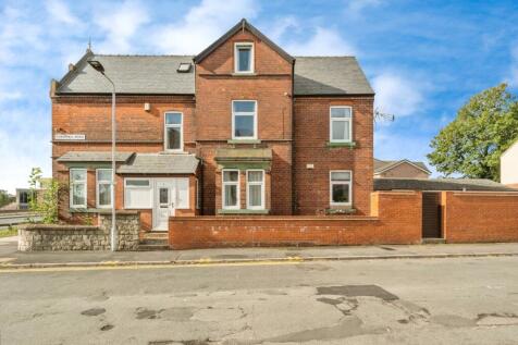 5 bedroom end of terrace house for sale