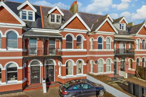 5 bedroom terraced house for sale