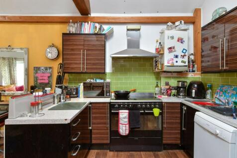 3 bedroom ground floor flat for sale