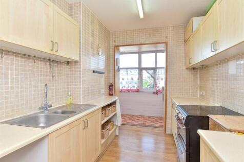 3 bedroom flat for sale