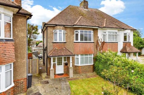 1 bedroom ground floor flat for sale