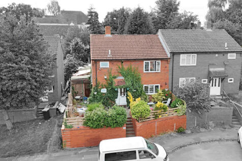 4 bedroom semi-detached house for sale