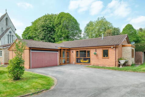 3 bedroom detached bungalow for sale