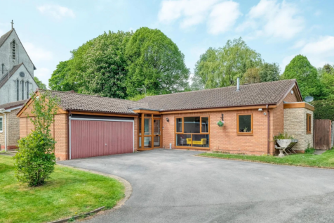 St. Catherines Close, Blackwell, B60 3 bed detached bungalow for sale