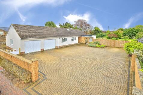 4 bedroom detached bungalow for sale