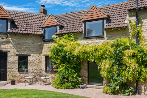 4 bedroom cottage for sale