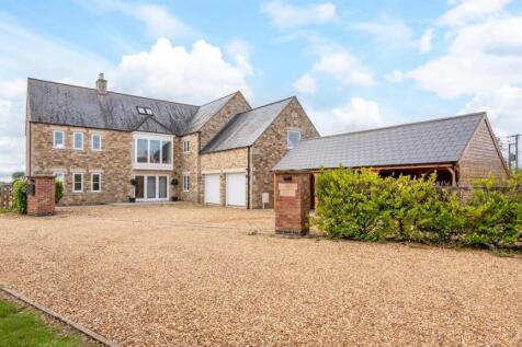 6 bedroom detached house for sale