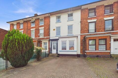 5 bedroom town house for sale
