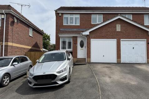 Lancaster Walk, Worksop S81 3 bed semi