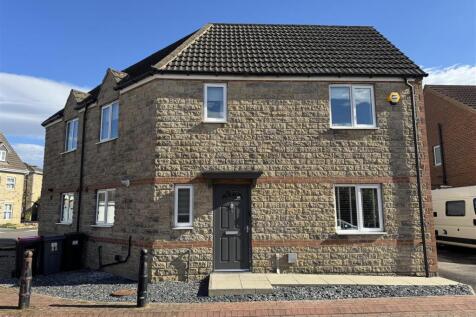 Kensington Close, Laughton Common... 3 bed house for sale
