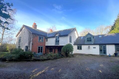 8 bedroom detached house for sale