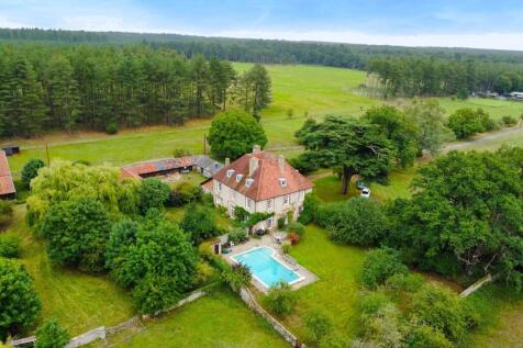 8 bedroom detached house for sale