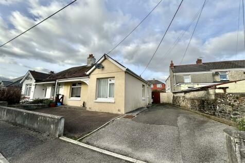 2 bedroom semi-detached bungalow for sale