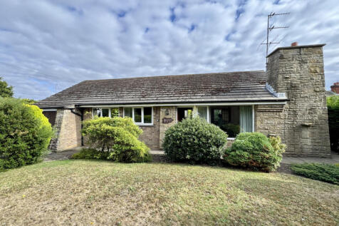 Treeton Road, Howden, DN14 7DN 3 bed detached bungalow for sale