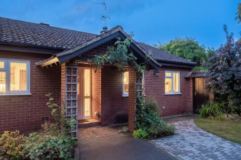 2 bedroom detached bungalow for sale