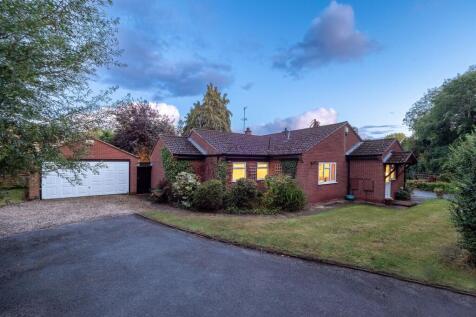 2 bedroom detached bungalow for sale