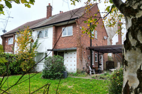 3 bedroom semi-detached house for sale