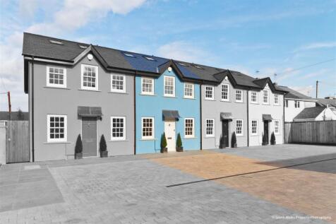 3 bedroom town house for sale