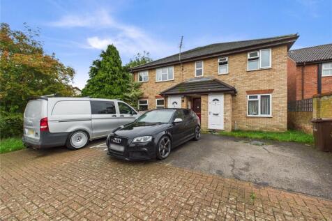 Clearwater, Colchester, Essex, CO2 2 bed apartment for sale