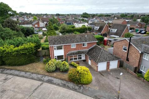 Marennes Crescent, Brightlingsea... 4 bed detached house for sale
