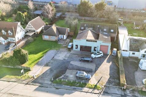 Detached house for sale