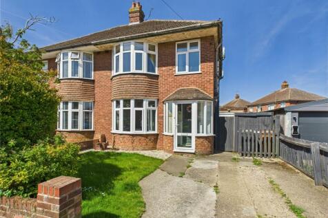 Beechcroft Road, Ipswich, Suffolk, IP1 3 bed semi