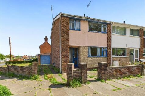 Hyntle Close, Ipswich, Suffolk, IP2 3 bed end of terrace house for sale