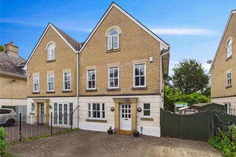 4 bedroom semi-detached house for sale