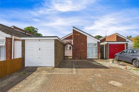 Kirkham Close, Ipswich, Suffolk, IP2 2 bed bungalow for sale