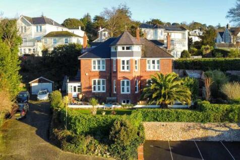 9 bedroom detached house for sale