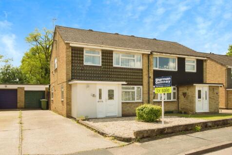 3 bedroom semi-detached house for sale