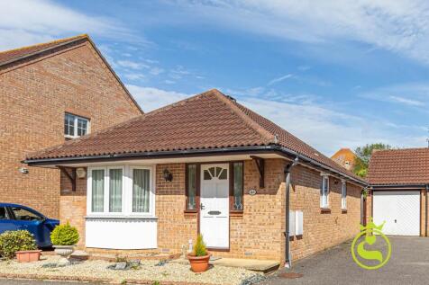 Doulton Gardens, Poole BH14 2 bed detached bungalow for sale