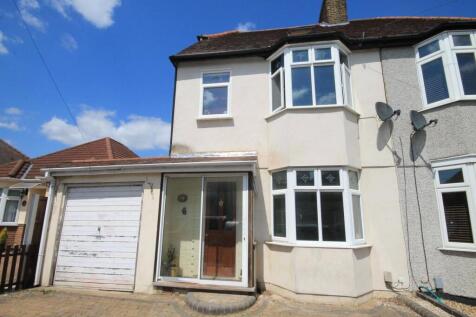 Grosvenor Road, Romford RM7 3 bed semi