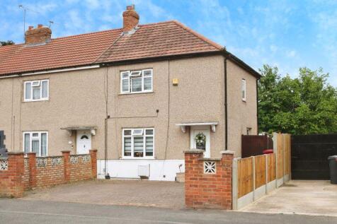 Mead Avenue, Langley 3 bed end of terrace house for sale