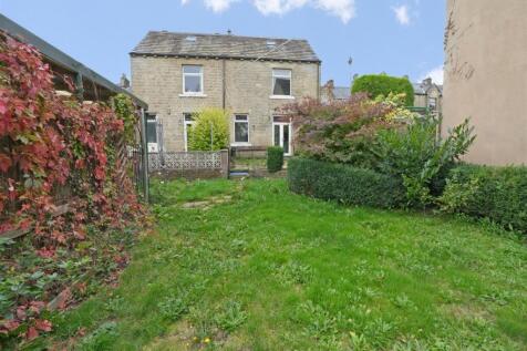 Bedford Street, Elland 2 bed property with land for sale