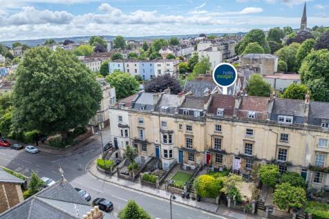 5 bedroom terraced house for sale