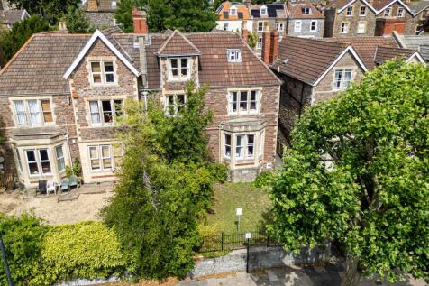 10 bedroom terraced house for sale