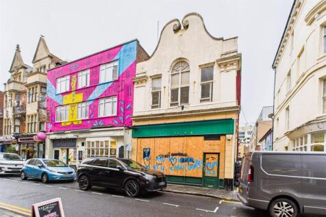 8 bedroom house for sale