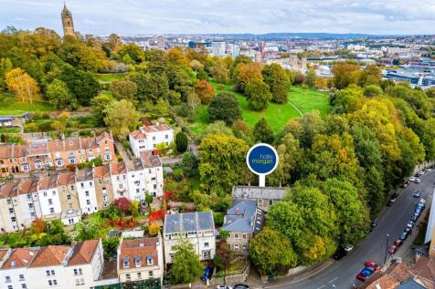 7 bedroom detached house for sale