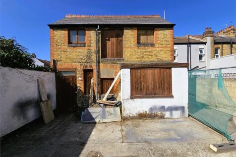 West Road, Westcliff on Sea... 1 bed townhouse for sale