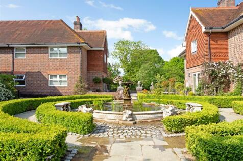 Liss, Hampshire 2 bed apartment for sale