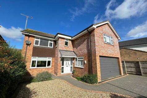 5 bedroom detached house for sale