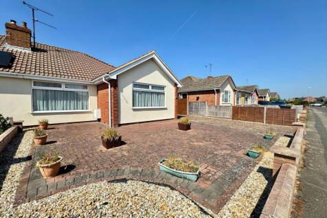 3 bedroom semi-detached bungalow for sale